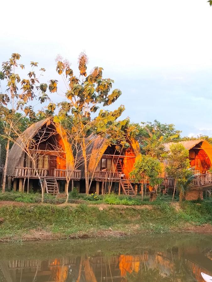 Rice Straw Green Lodge- Resort Quan Tom Bagian luar foto